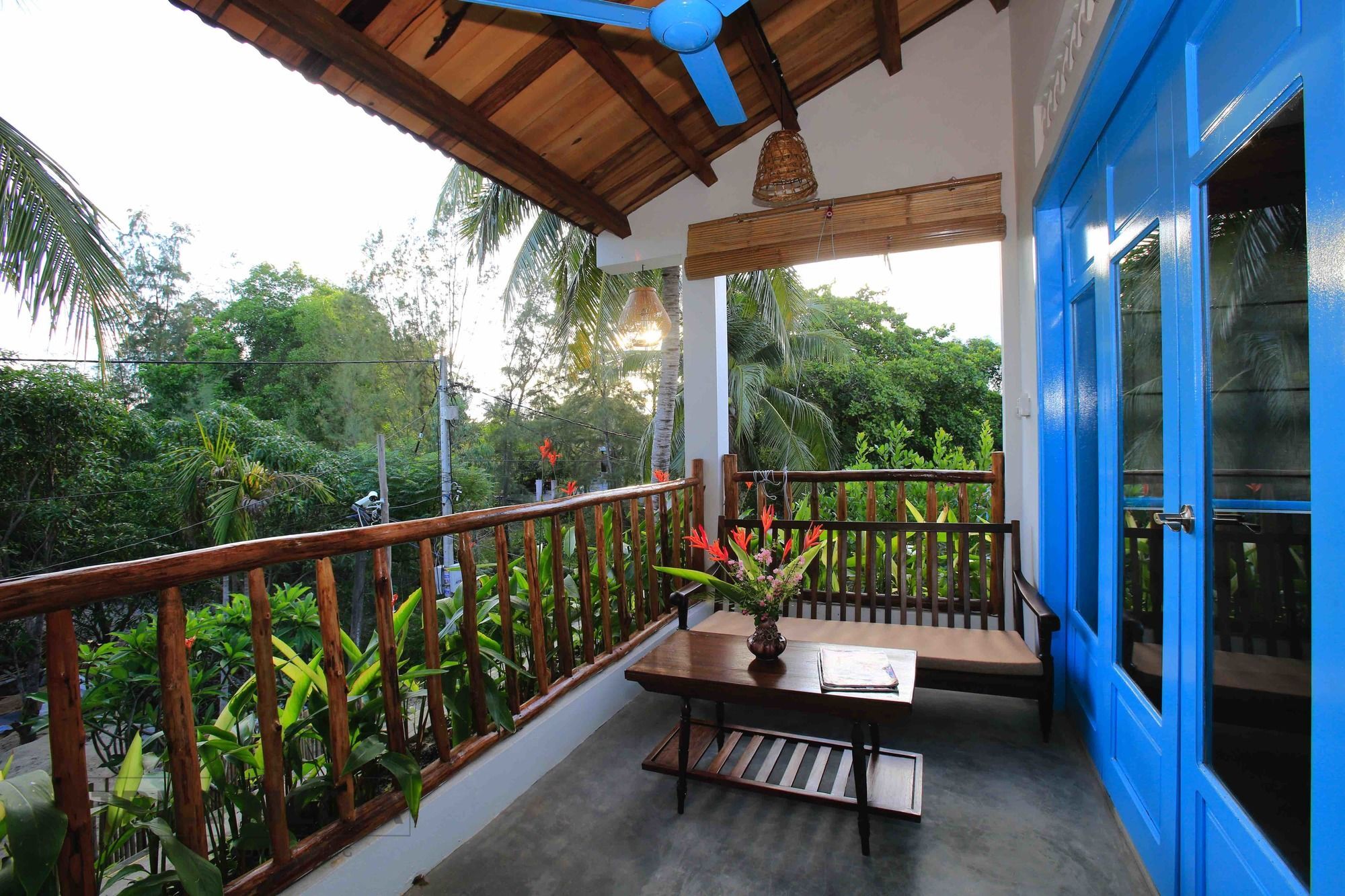 Life Beach Villa Хойан Экстерьер фото